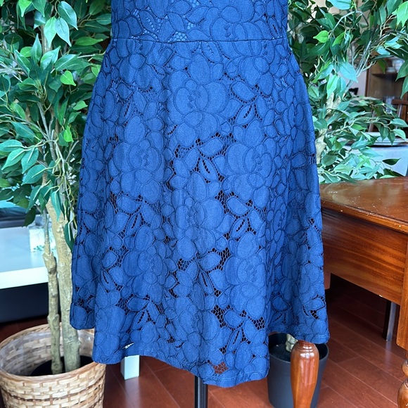 💖 Monteau Navy Lace Dress Size Large (fits like a Medium) - Picture 9 of 12